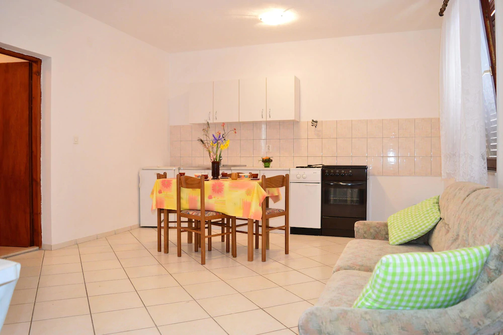 Apartments Ivica Pakostane