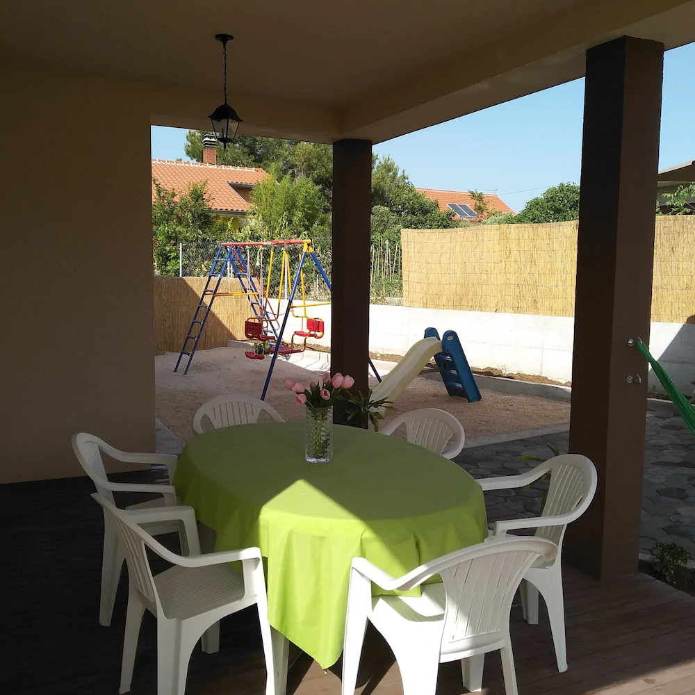 Holiday House Meri
