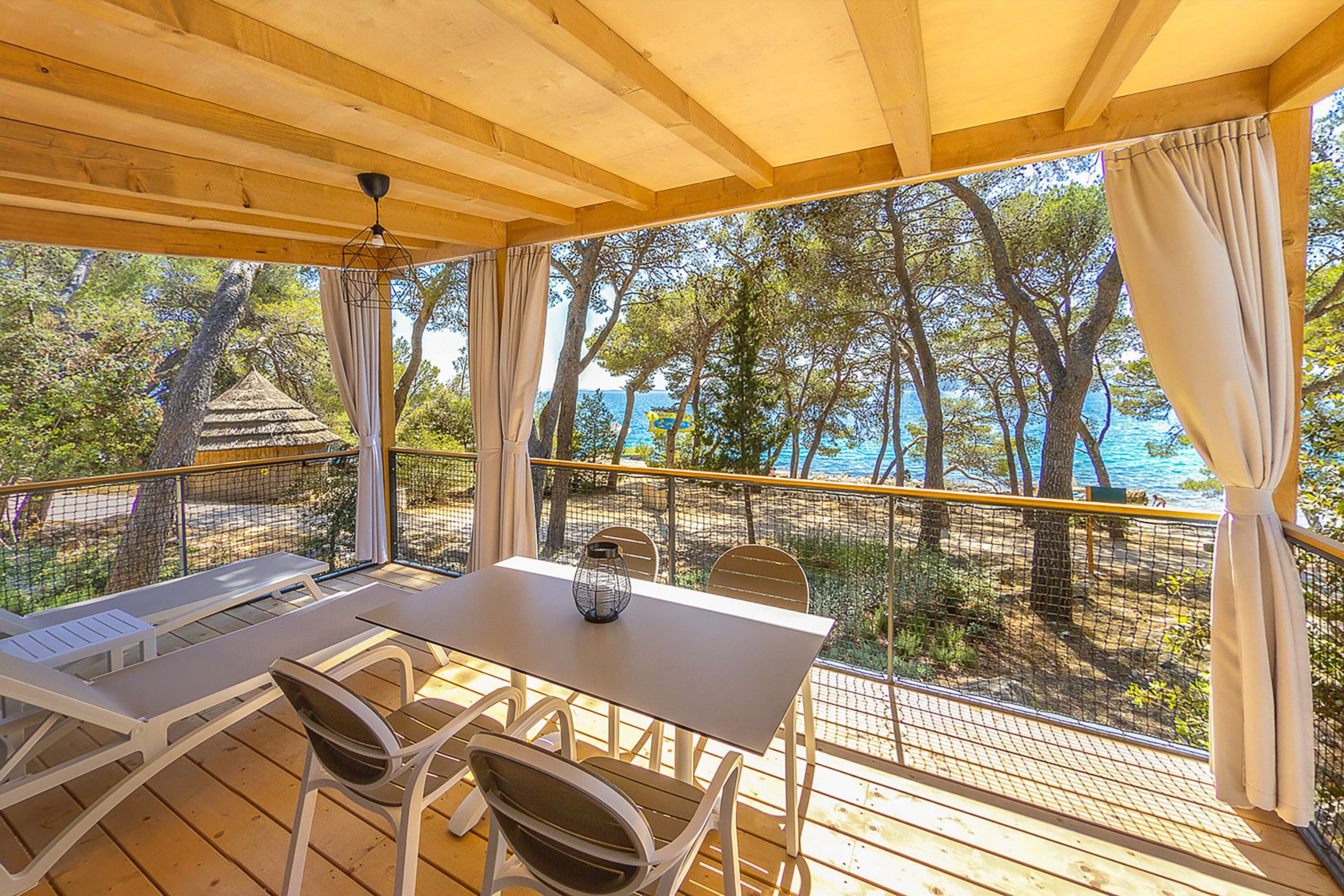 Pine Beach Pakostane - Glamping Homes
