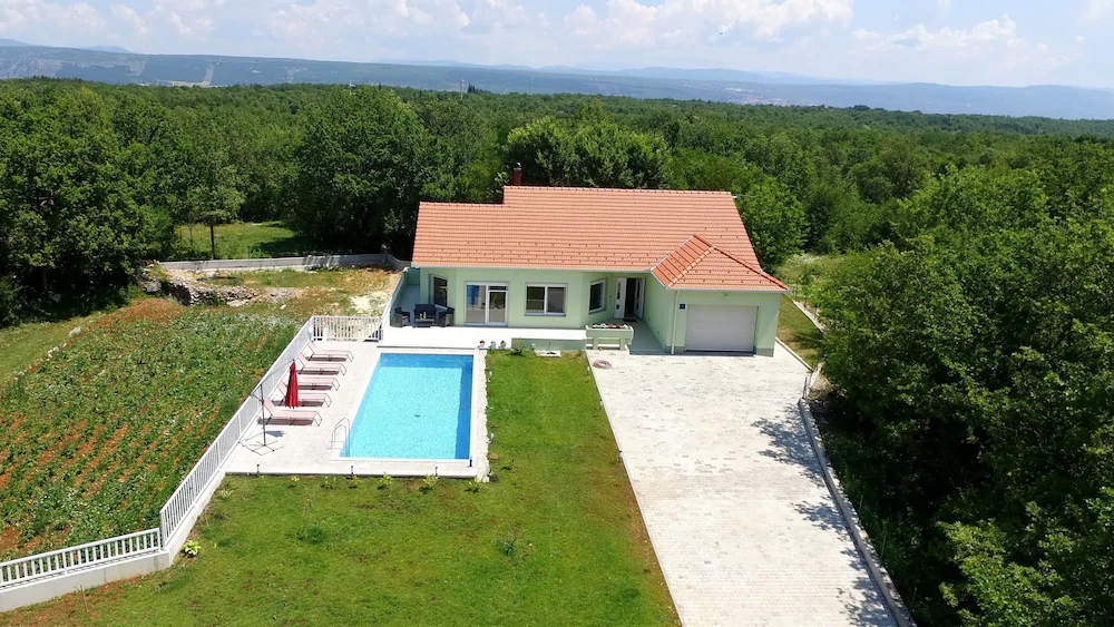 Holiday House 4M