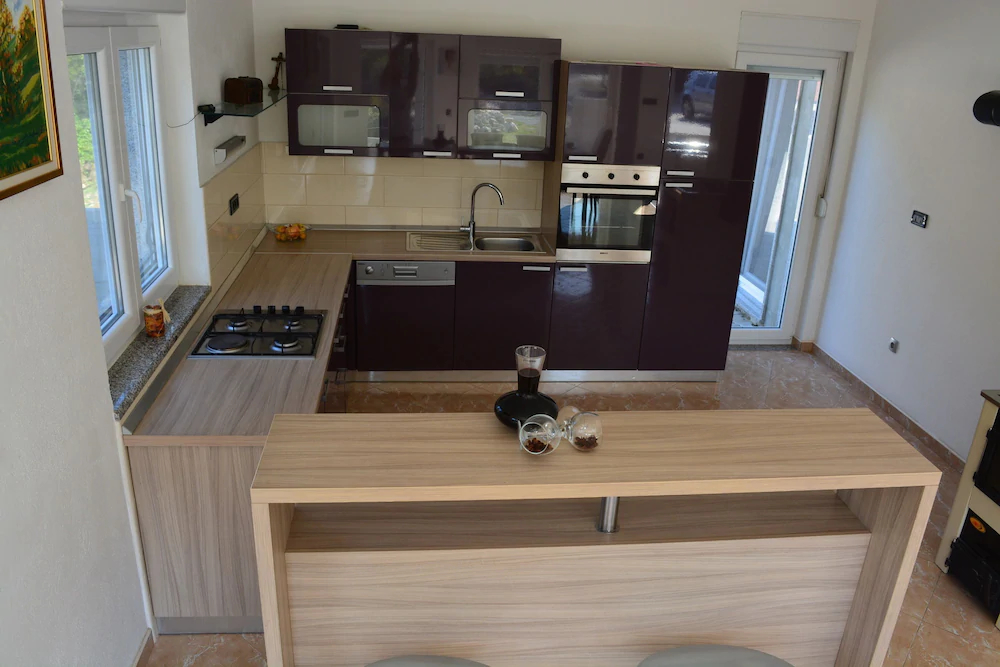 Holiday House 4M