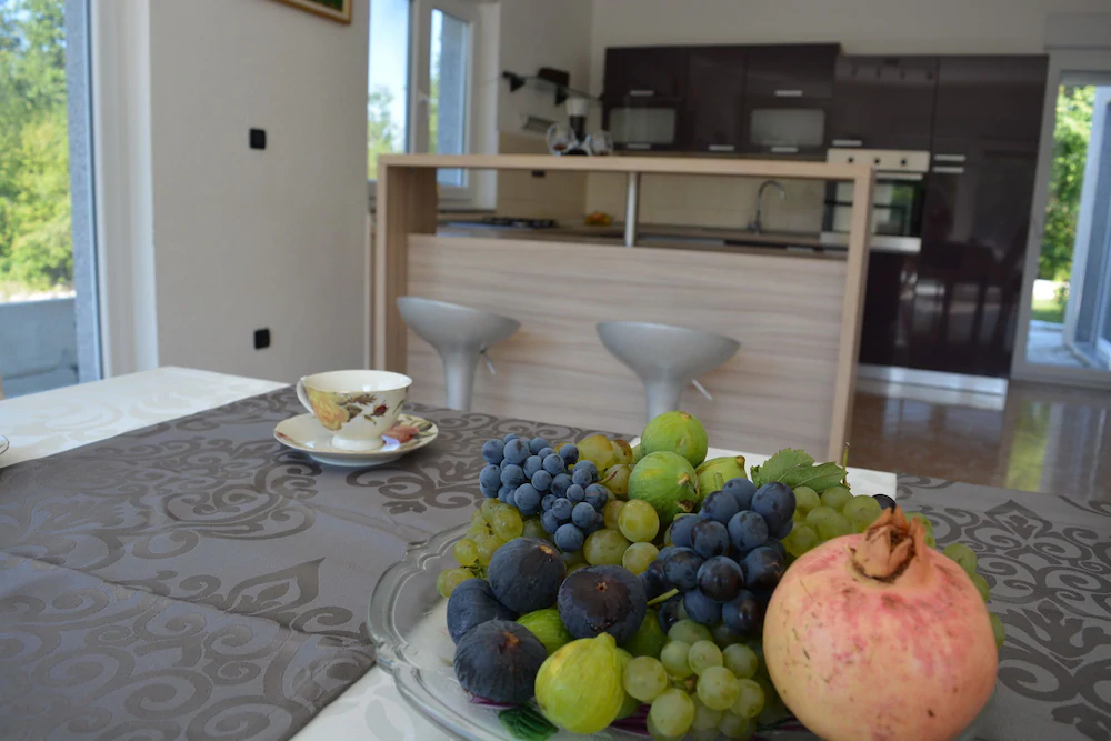 Holiday House 4M