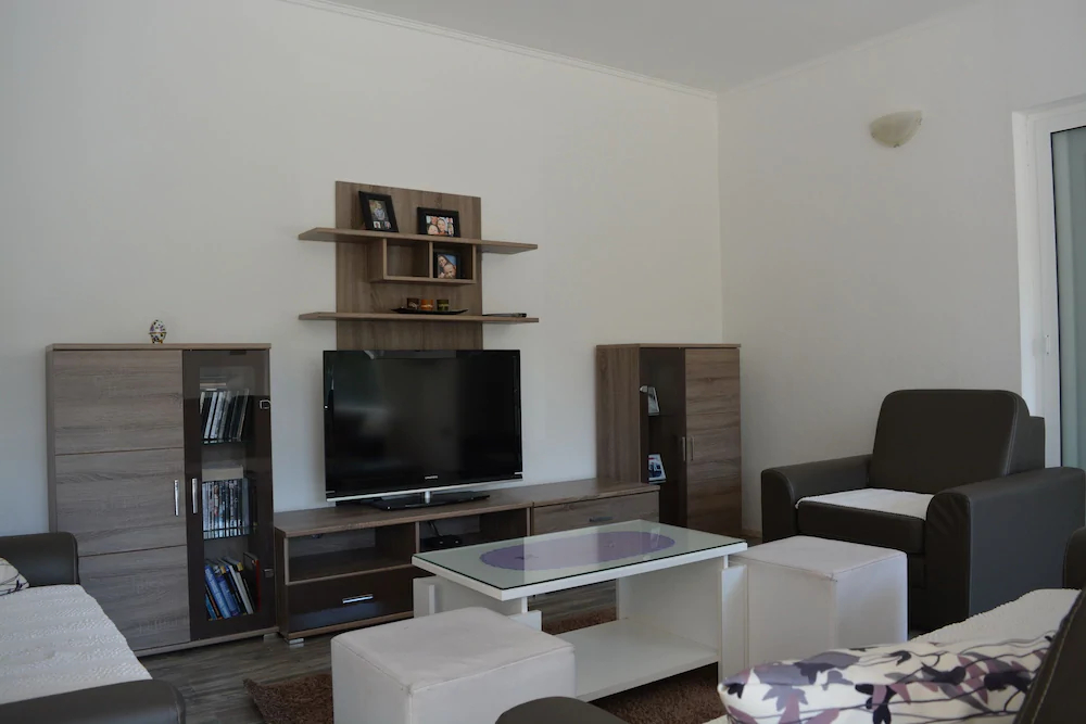 Holiday House 4M