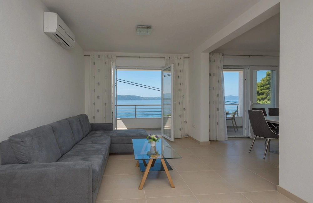 Apartment Mladen