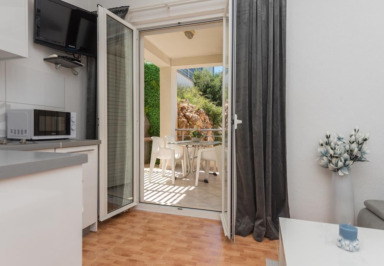 Apartments Ivi