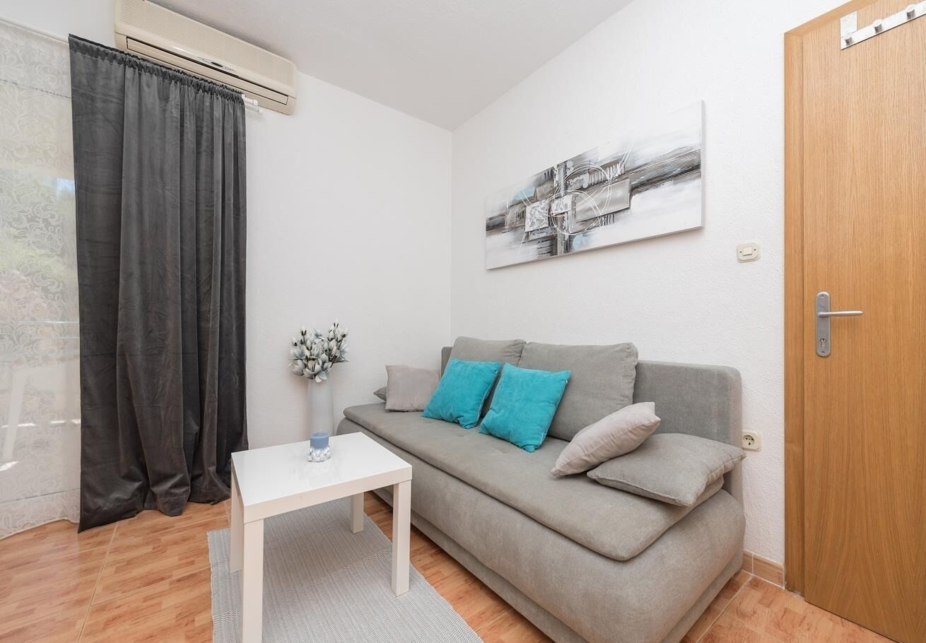 Apartments Ivi