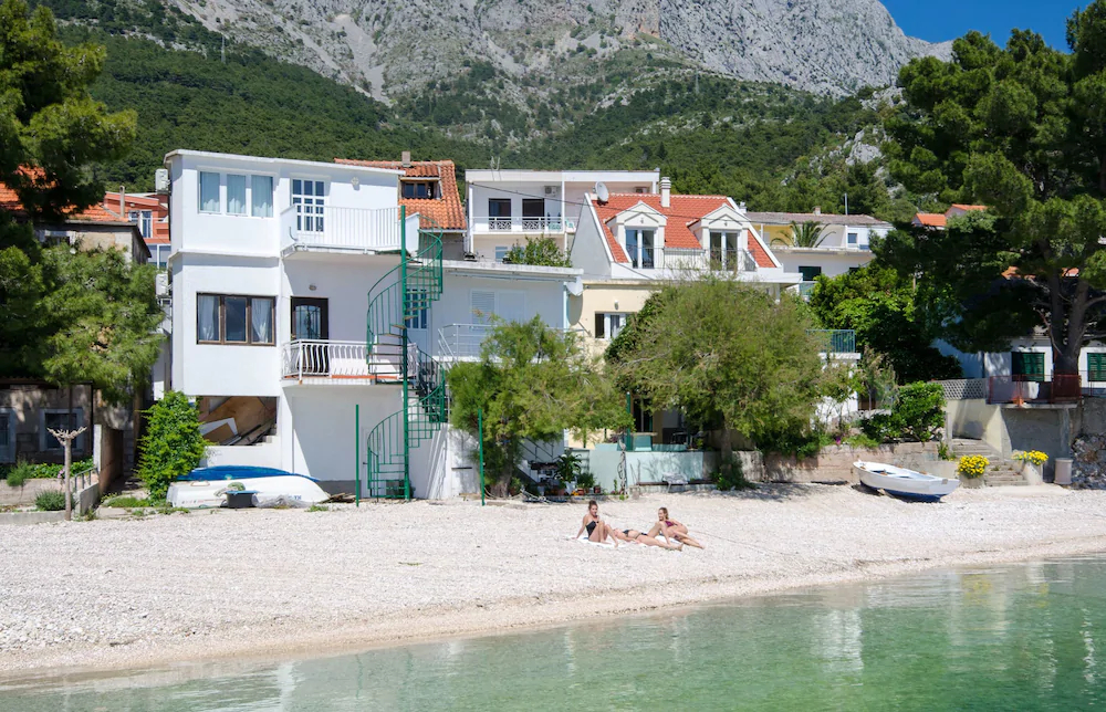 Beach House Toma
