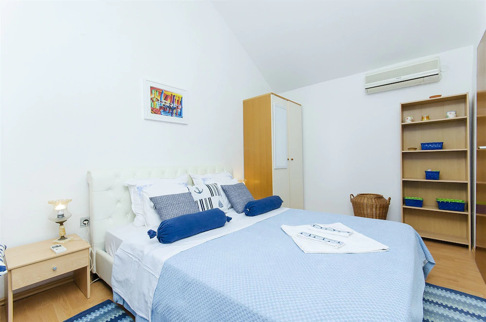 House Miroslav