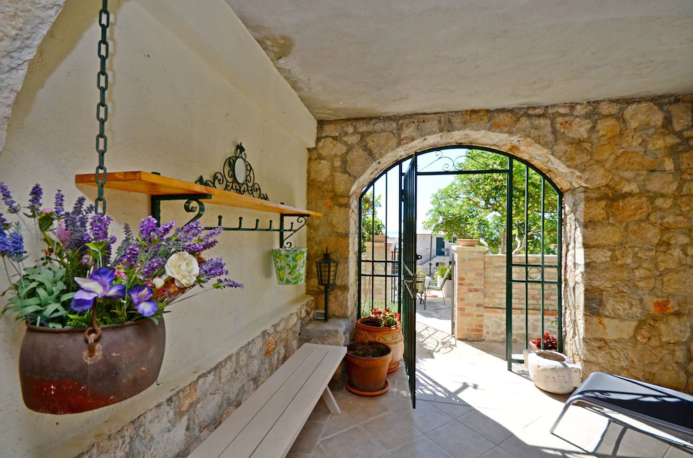 House Vedrana