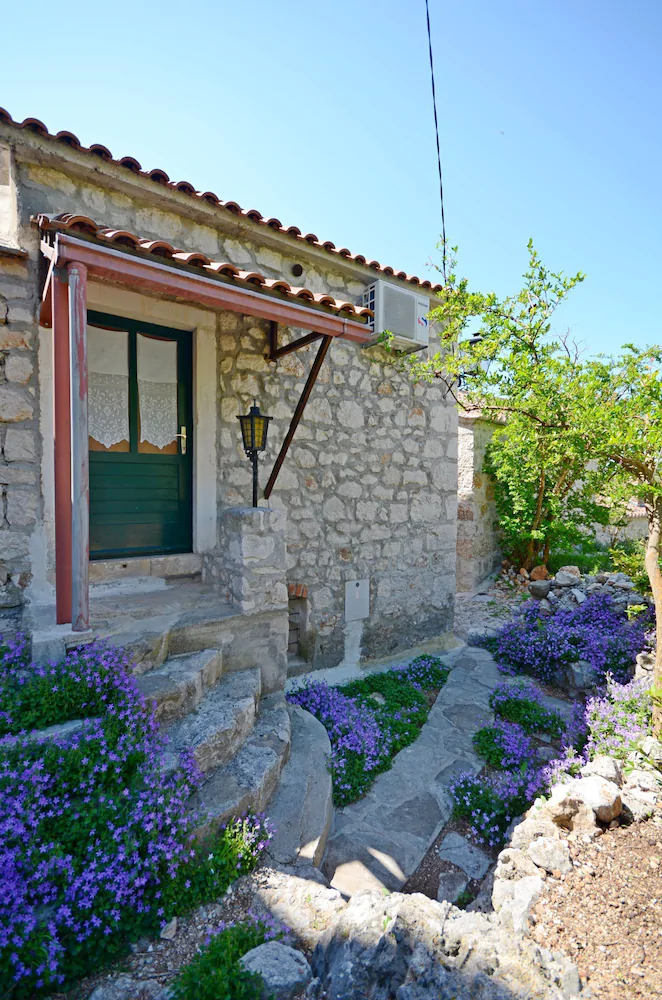 House Vedrana