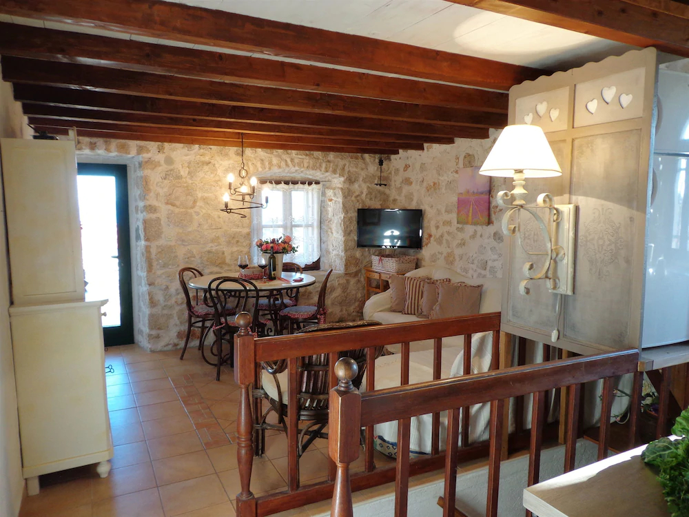 House Vedrana