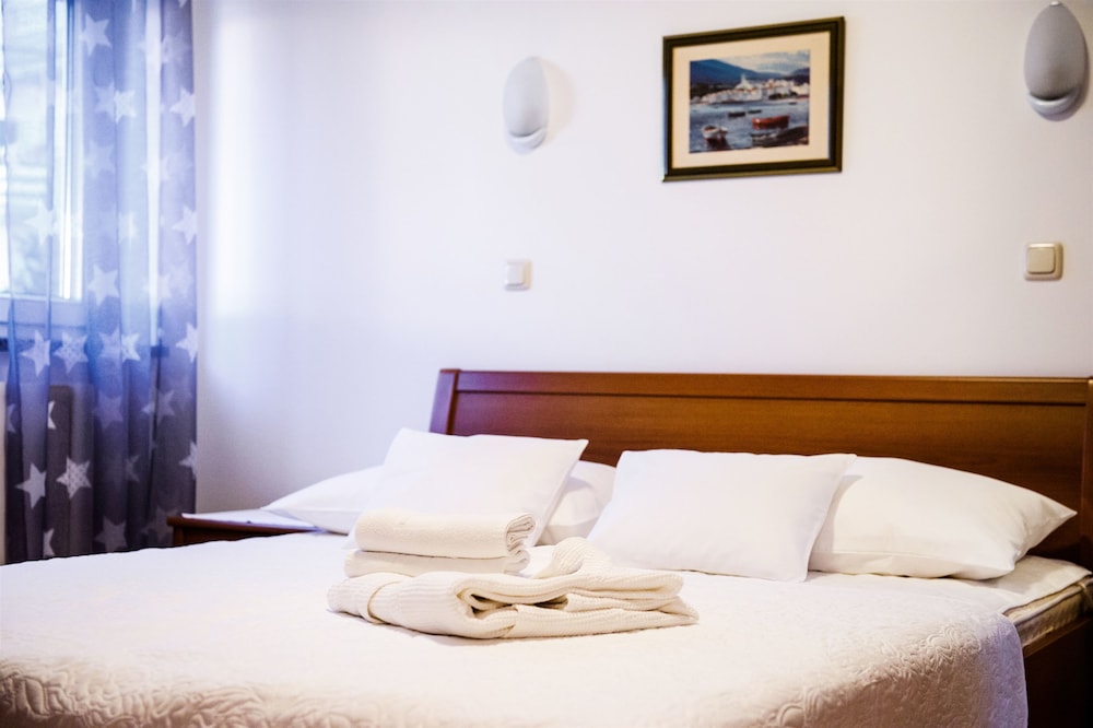 Apartment And Rooms Ana