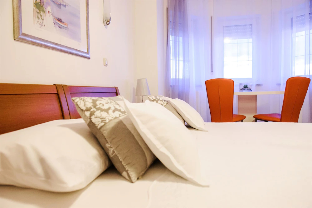 Apartment And Rooms Ana