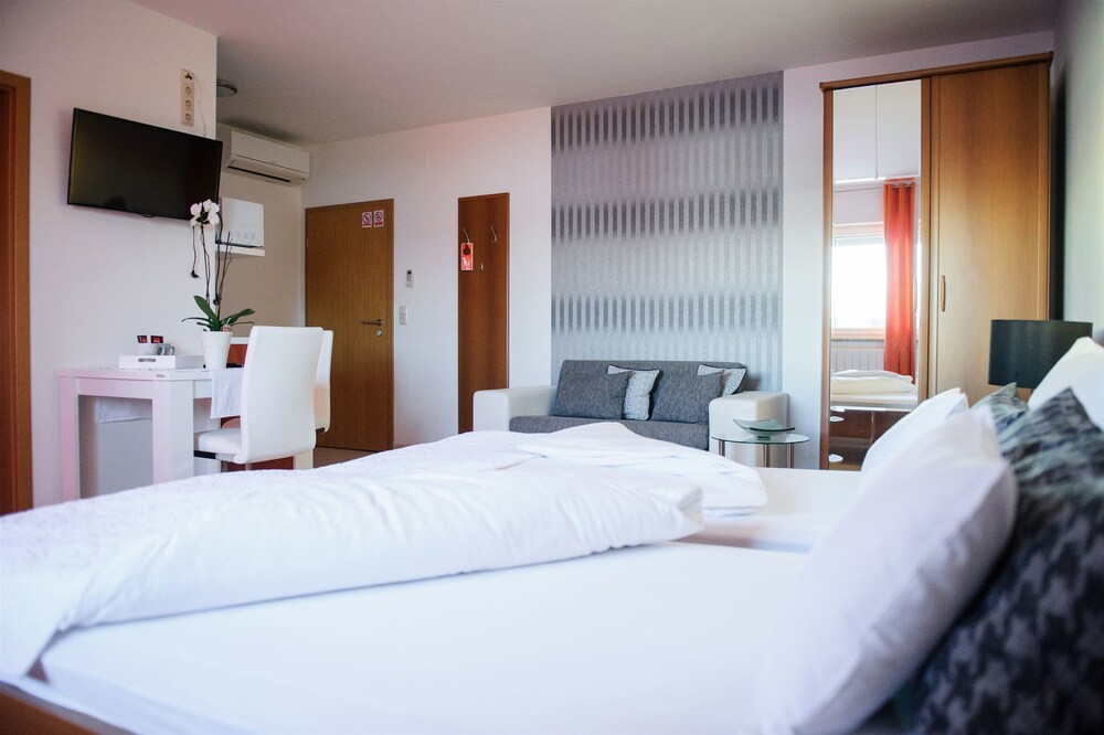 Apartment And Rooms Ana