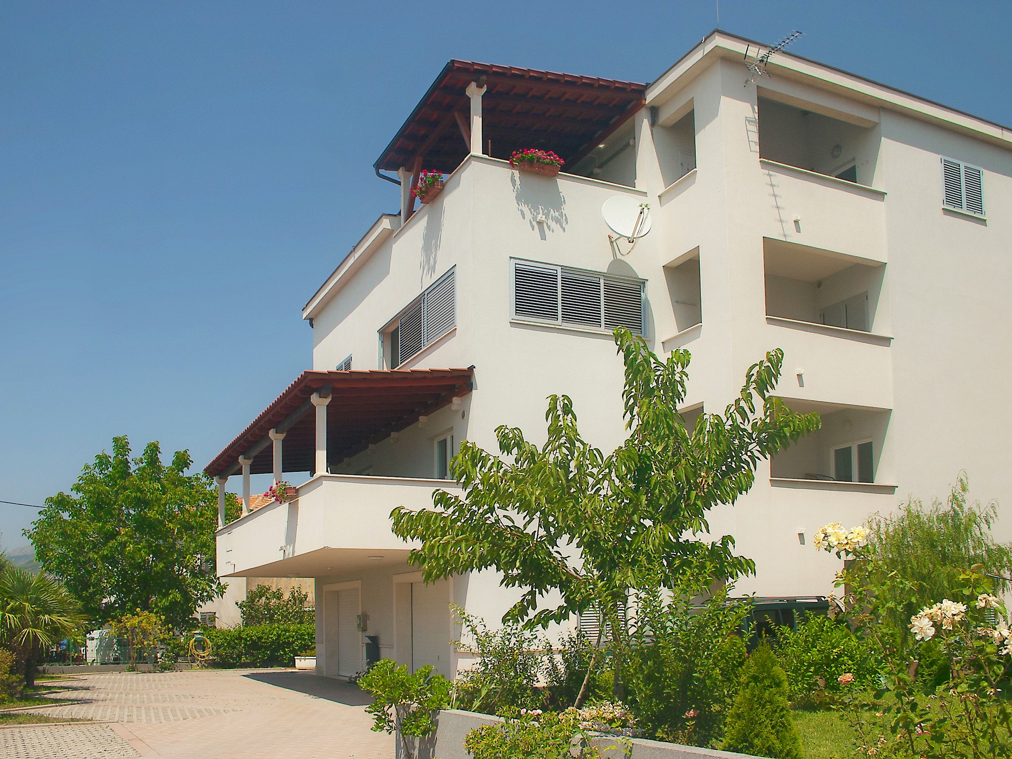Apartments Elza