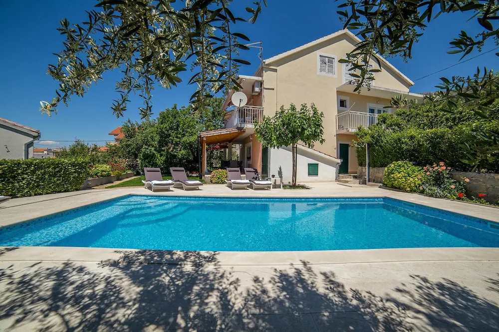 Apartments Milas