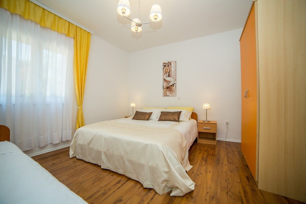Apartments Milas