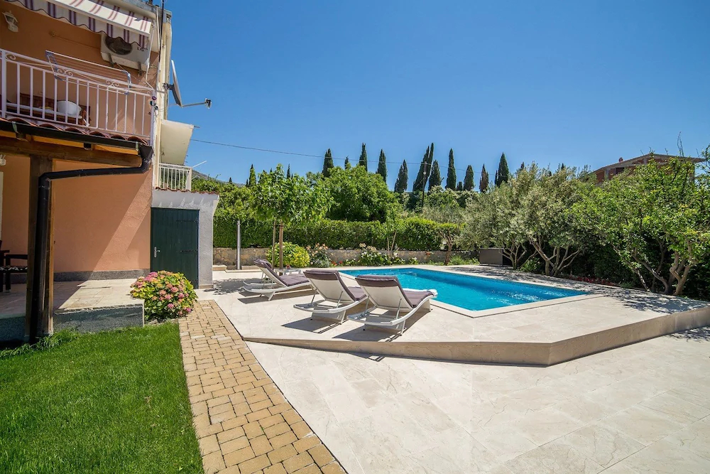 Apartments Milas
