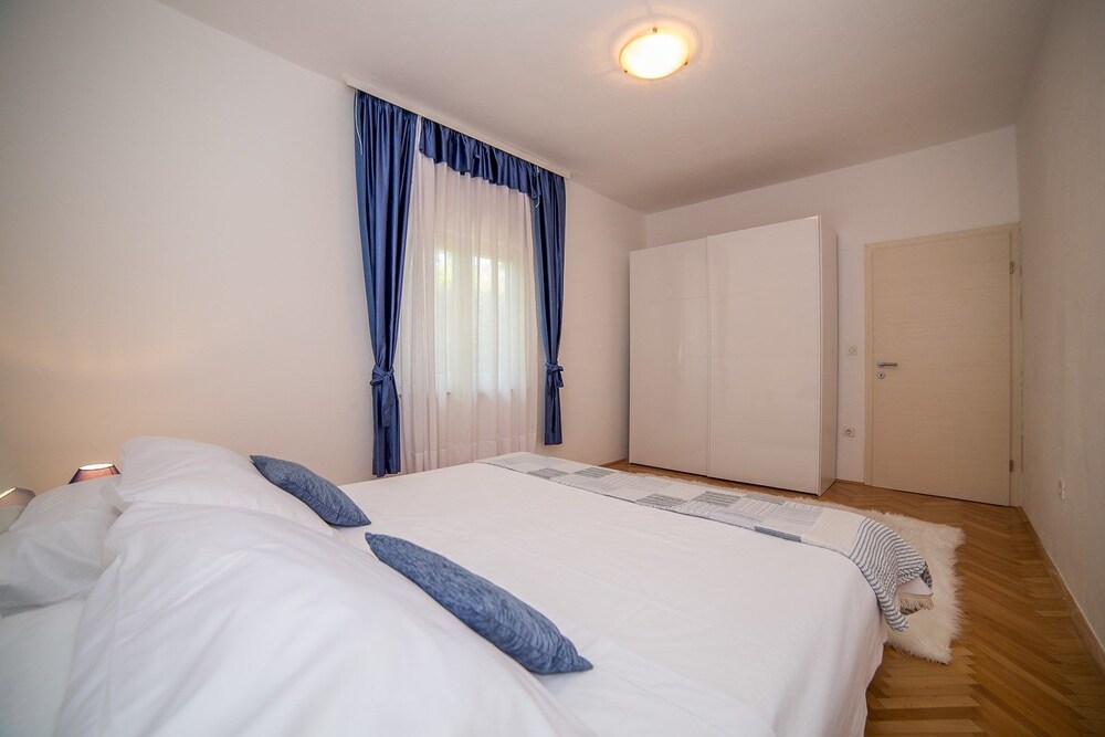 Apartments Milas