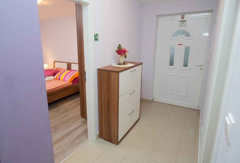 Apartments Mutogras
