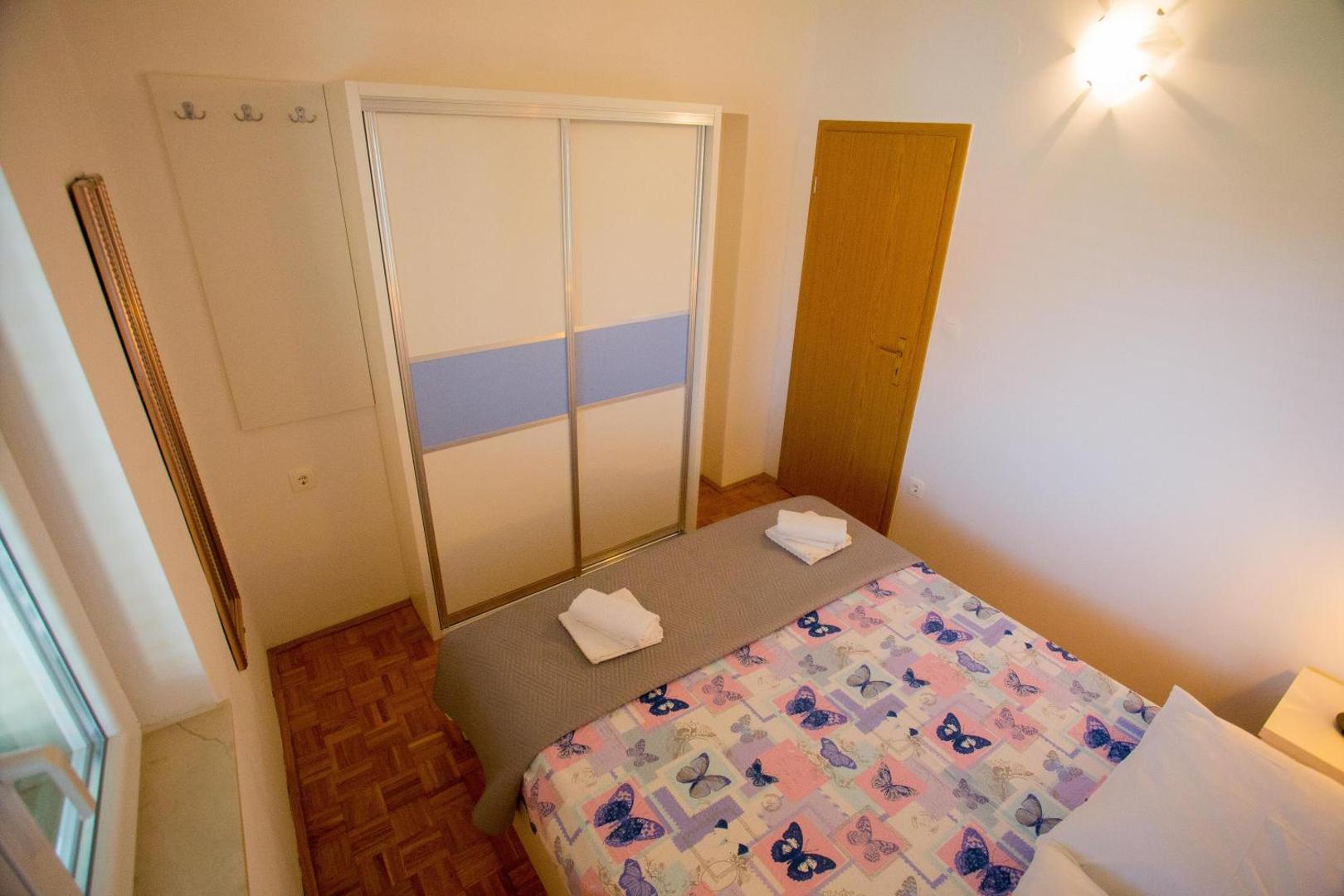 Apartments Tresnja