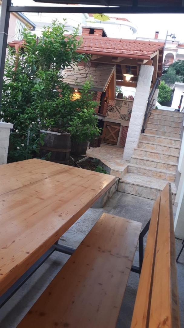 Apartments Tresnja