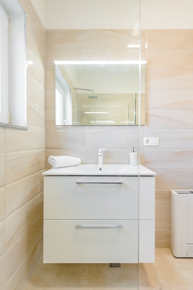 Lct Oleander Apartments