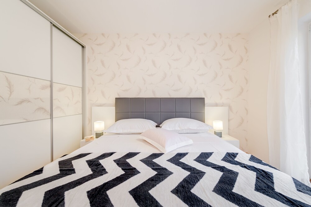 Lct Oleander Apartments