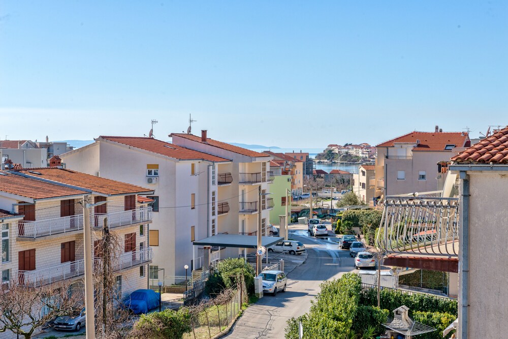 Lct Oleander Apartments