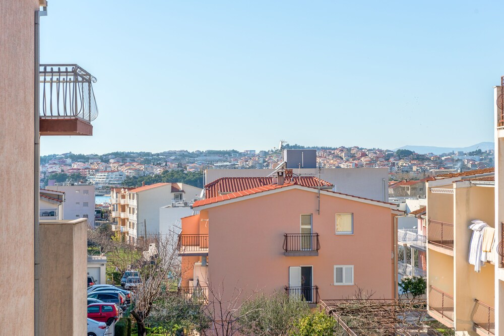 Lct Oleander Apartments