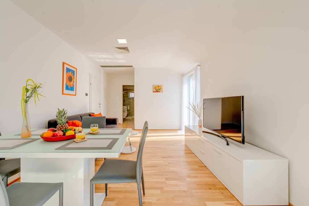 Lct Oleander Apartments