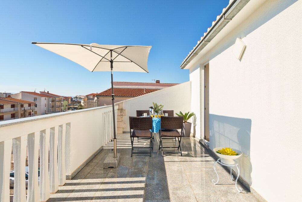 Lct Oleander Apartments