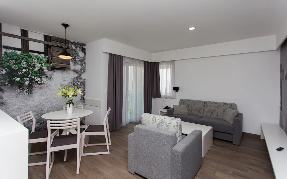 Ringo Apartments