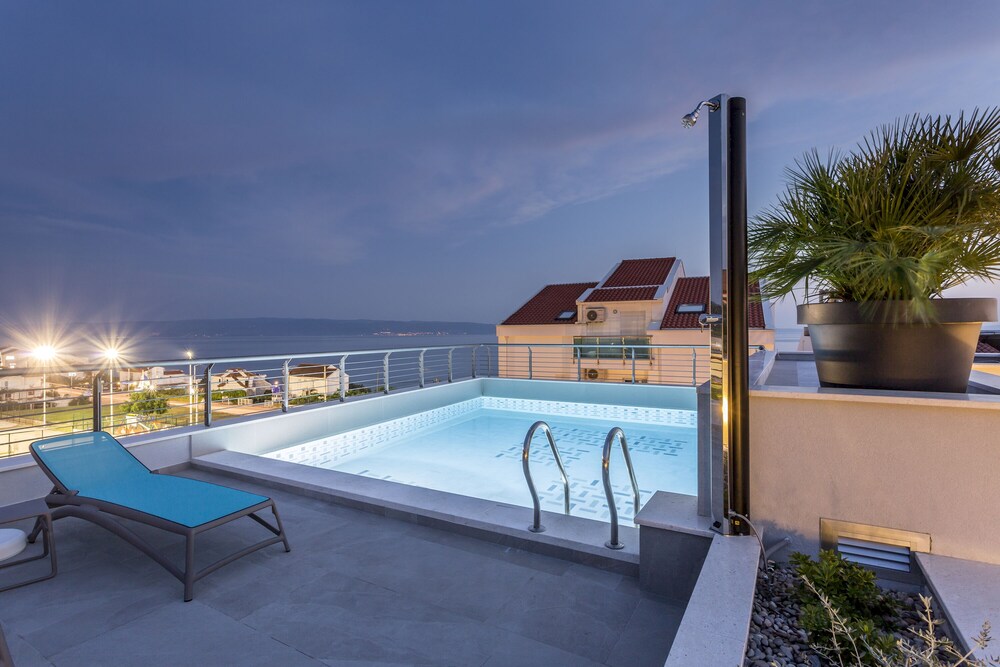 Ringo Apartments