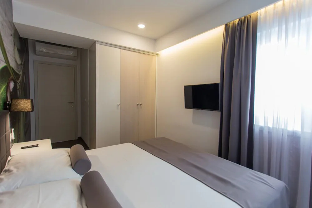 Ringo Apartments