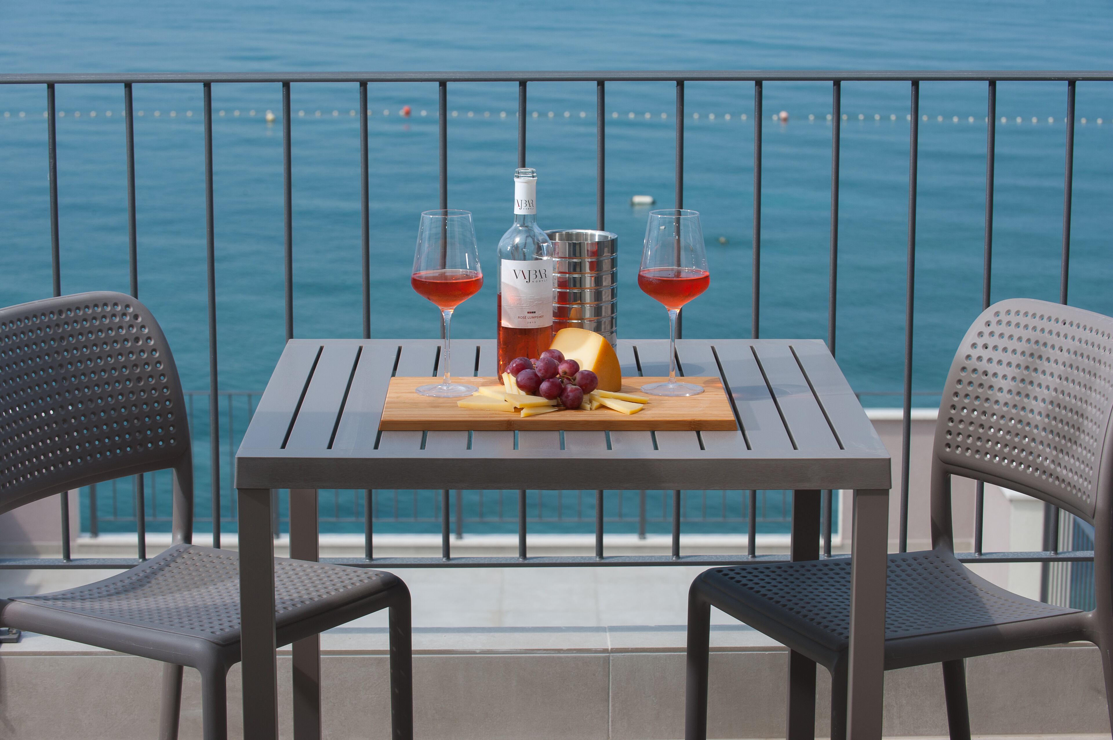 Seaside Luxury Suites