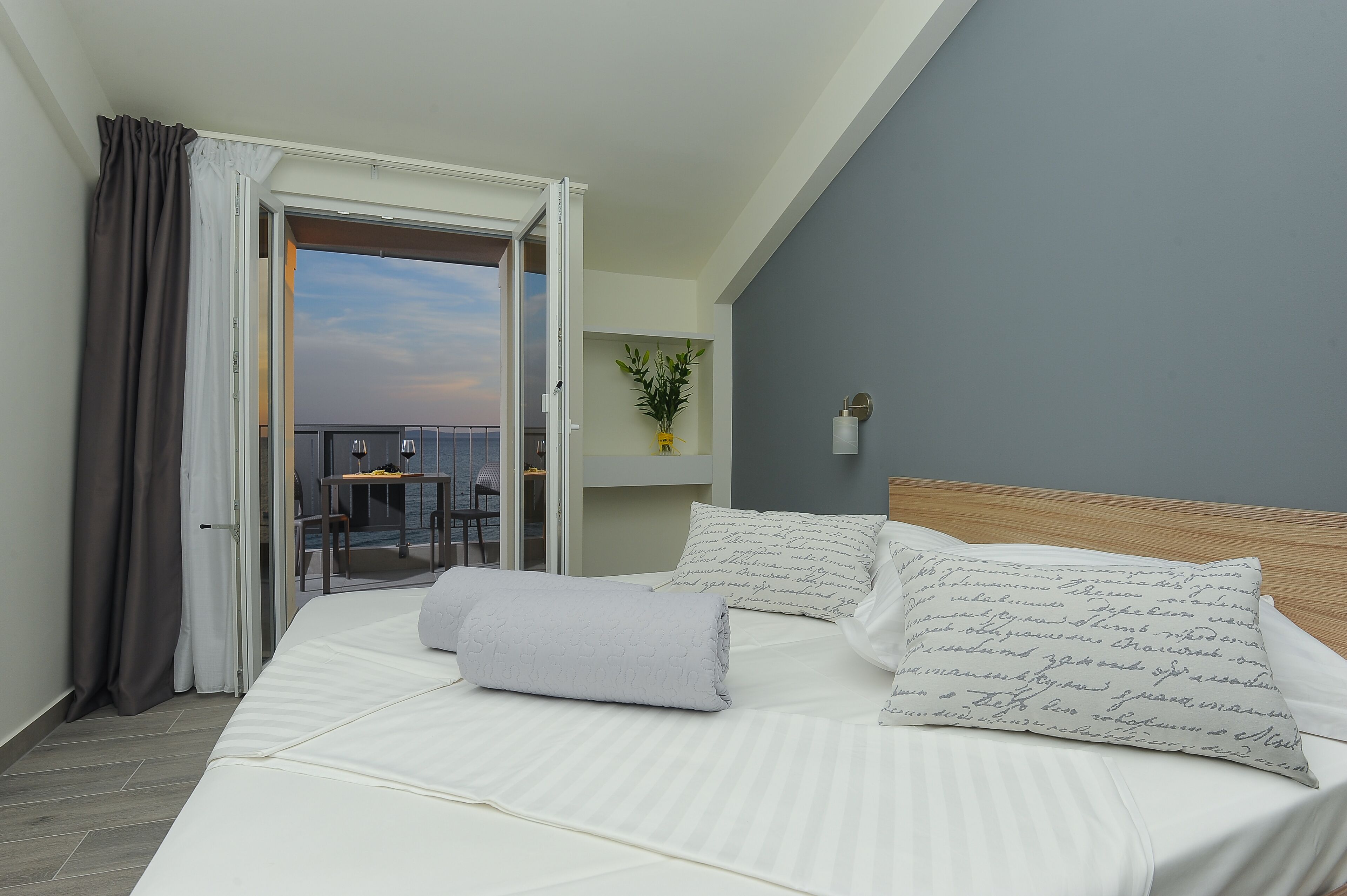Seaside Luxury Suites