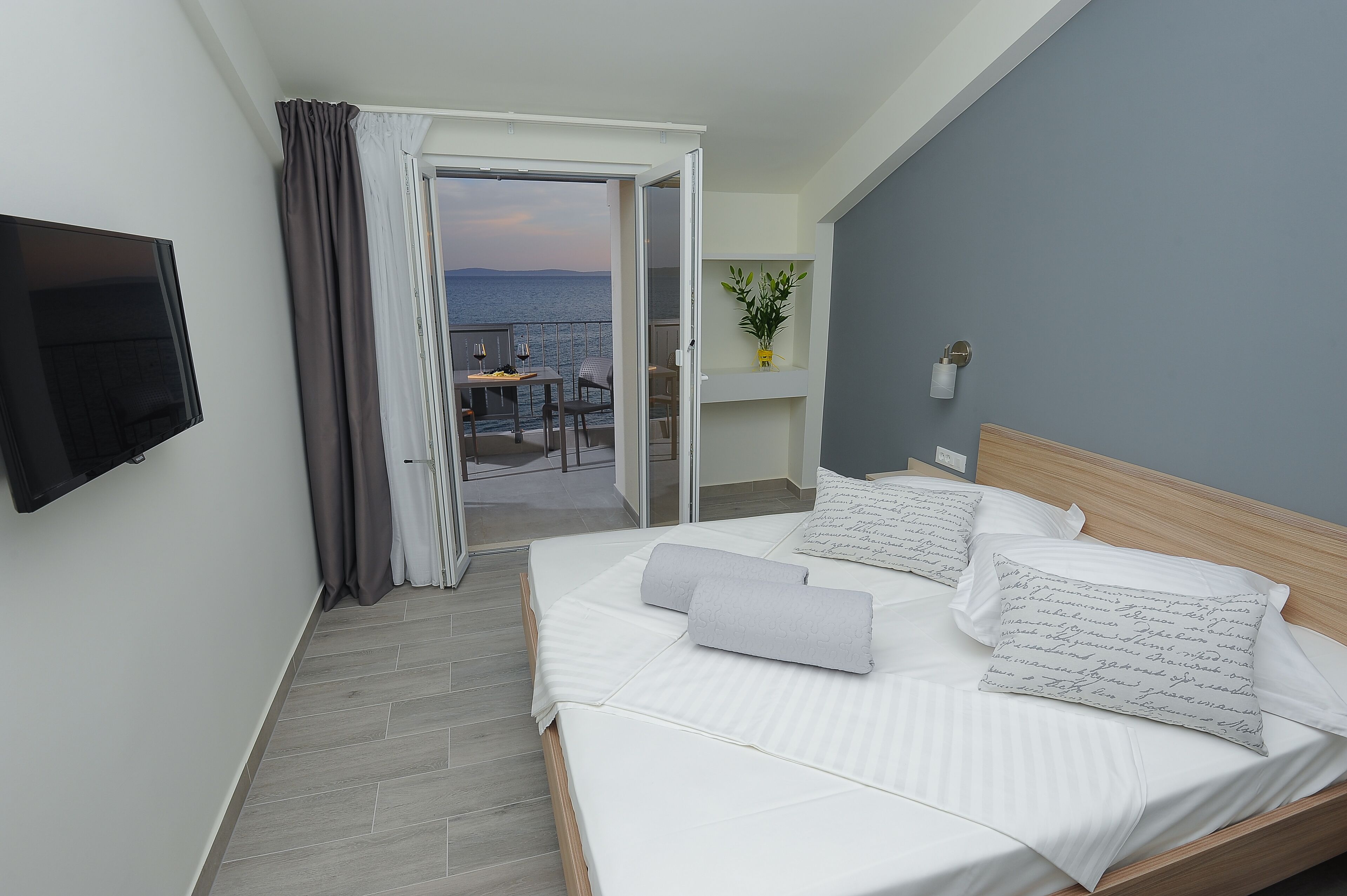 Seaside Luxury Suites
