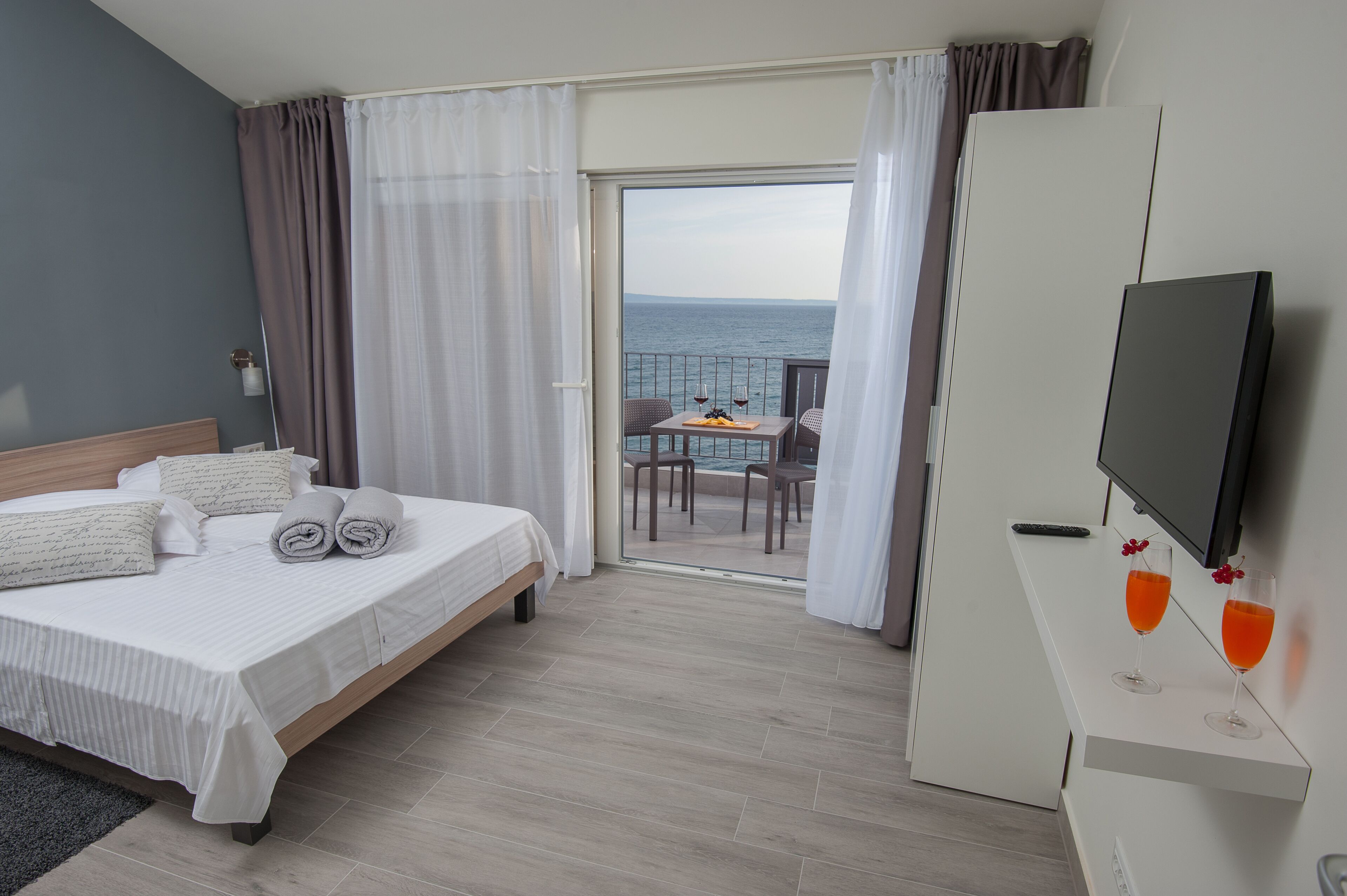 Seaside Luxury Suites