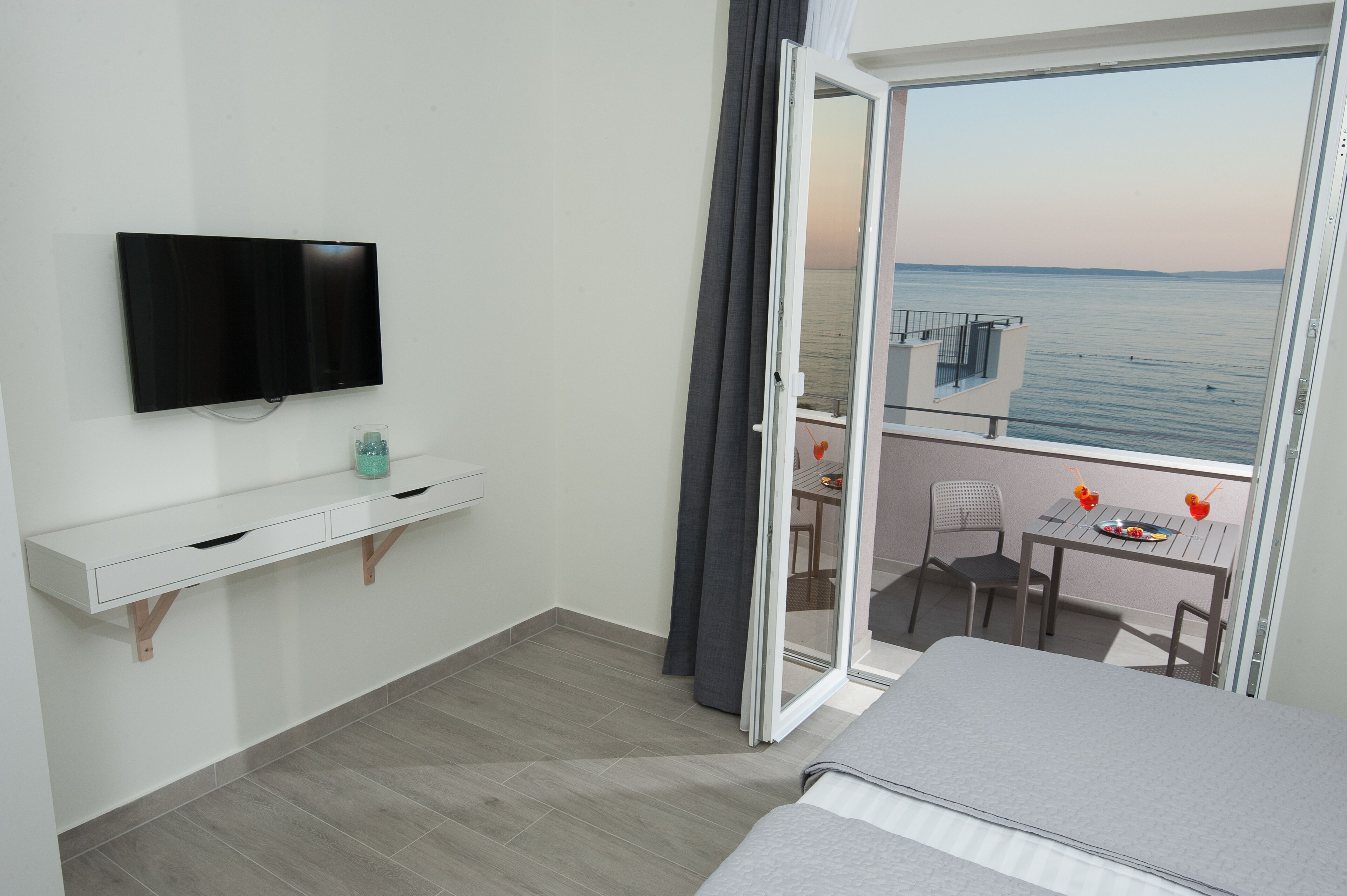 Seaside Luxury Suites