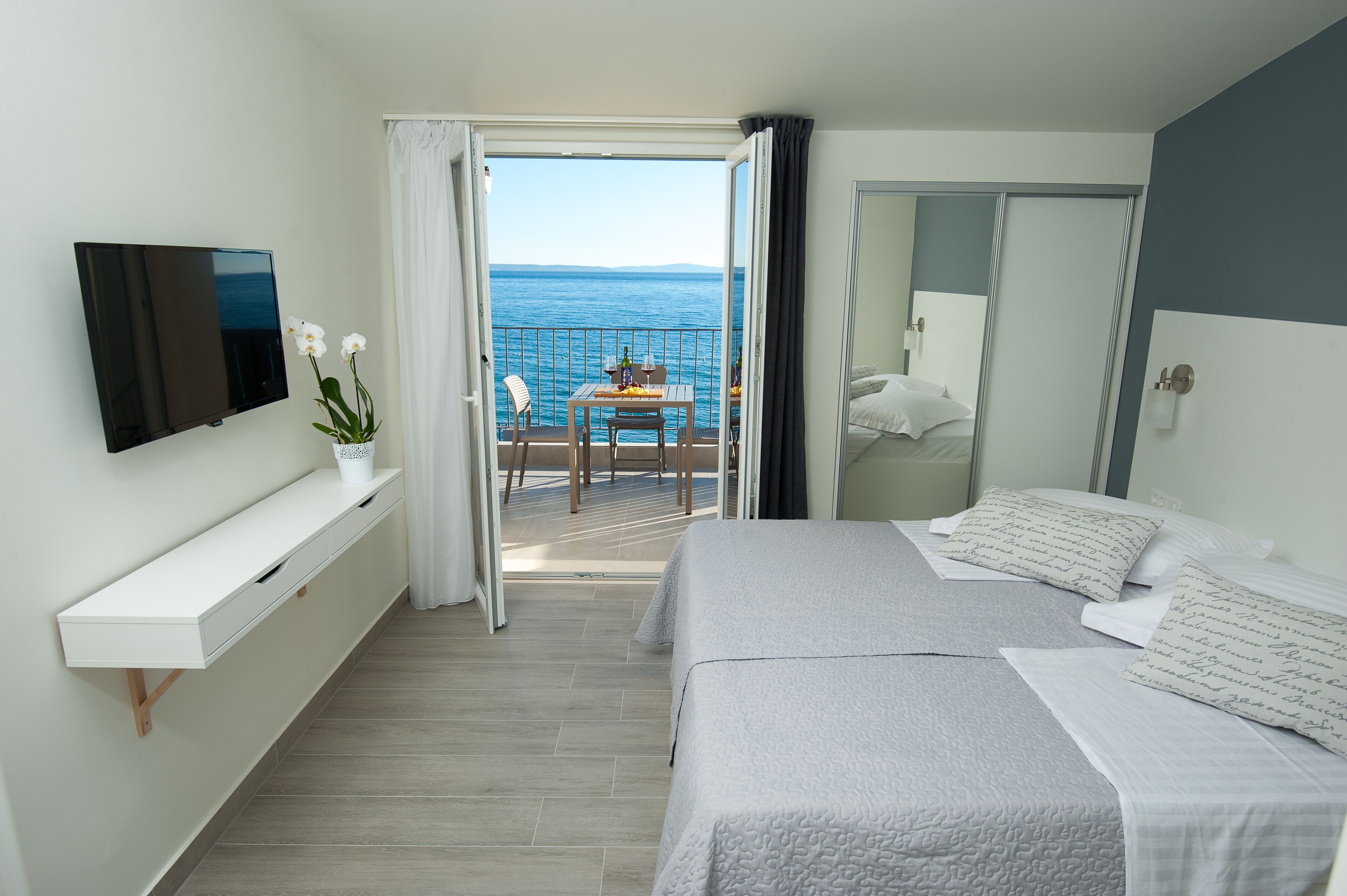 Seaside Luxury Suites