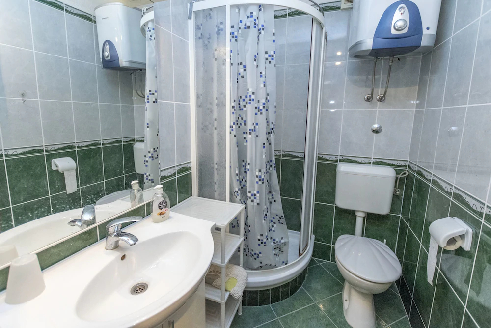 Apartment And Rooms Radojka