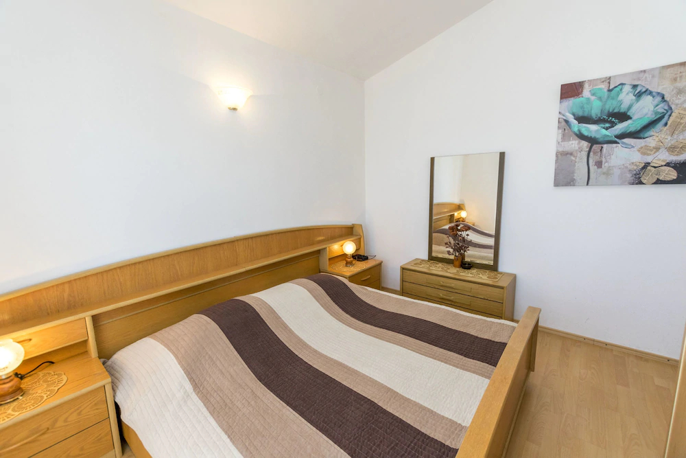 Apartment And Rooms Radojka