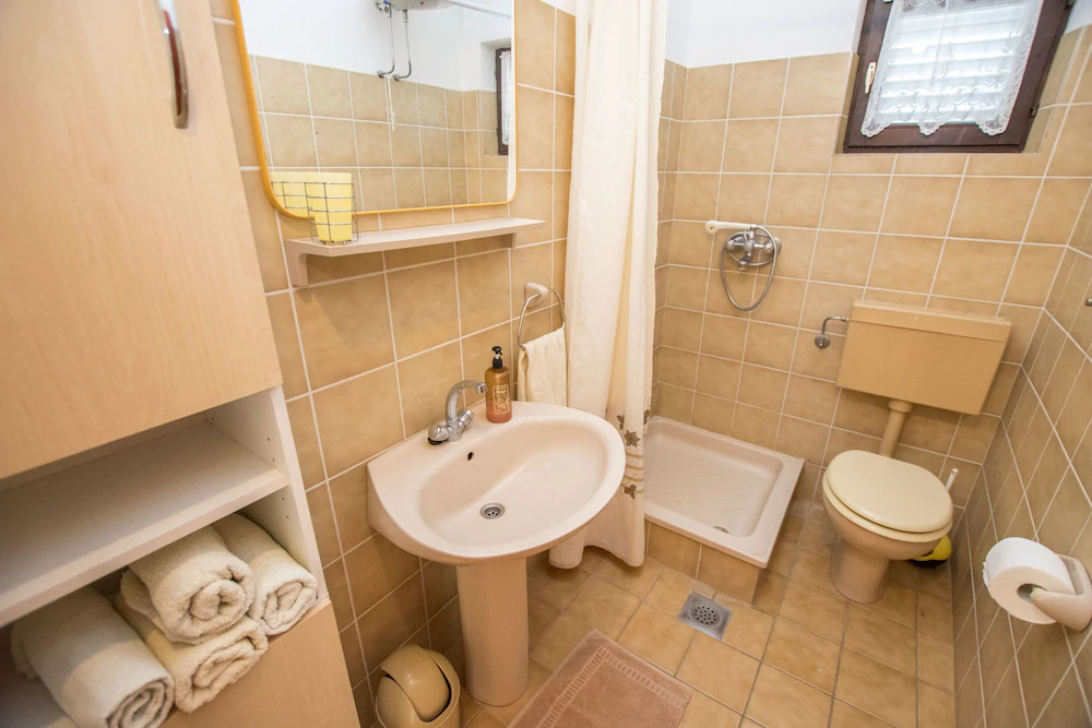 Apartment And Rooms Radojka