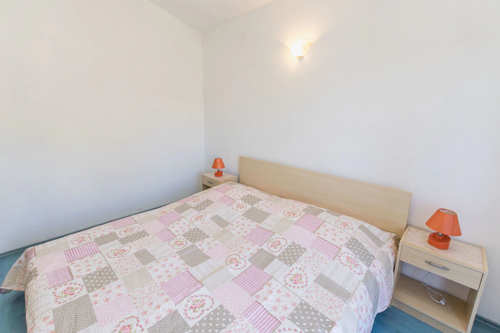 Apartment And Rooms Radojka