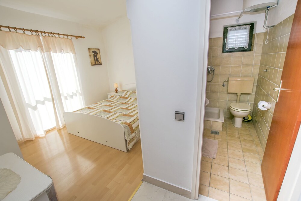 Apartment And Rooms Radojka