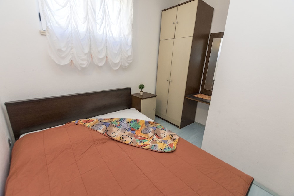 Apartment And Rooms Radojka