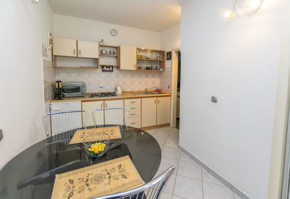 Apartment And Rooms Radojka