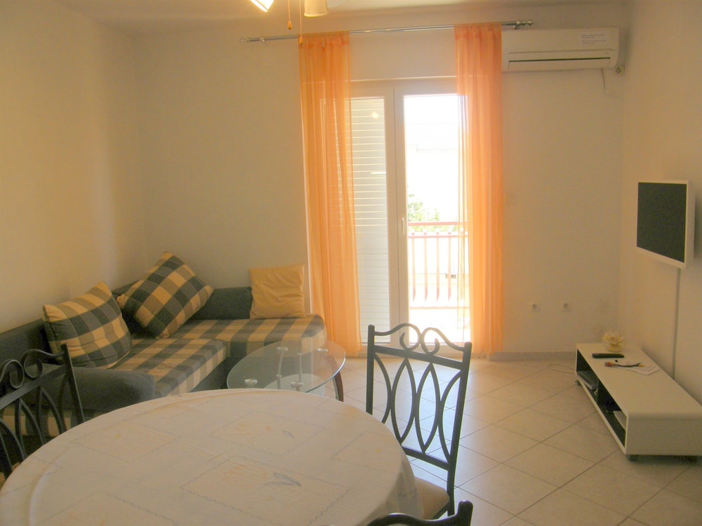 Apartments And Room Kiko