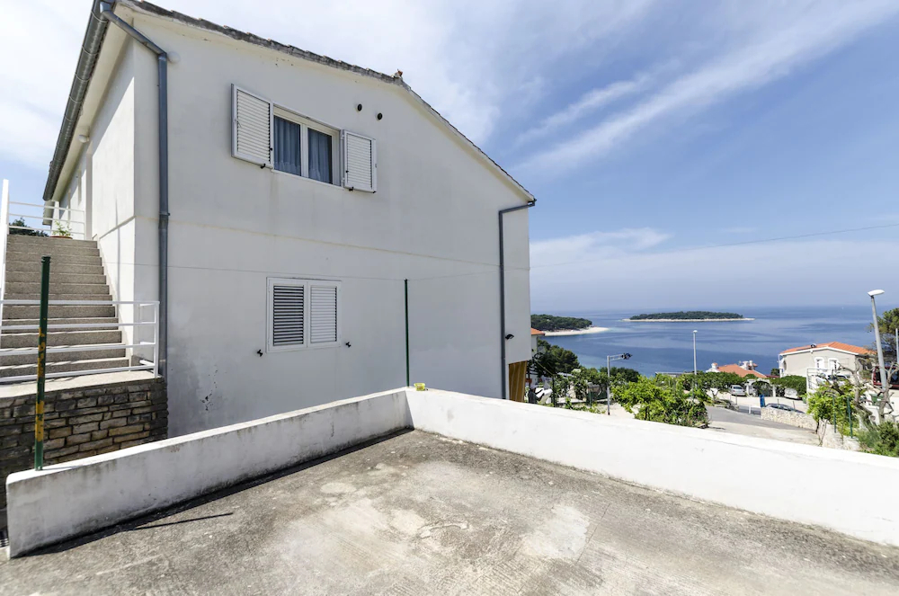 Apartments And Room Mate Mare